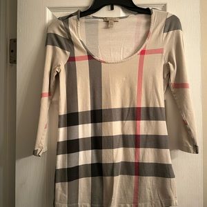 Burberry knit quarter sleeve top!❤️